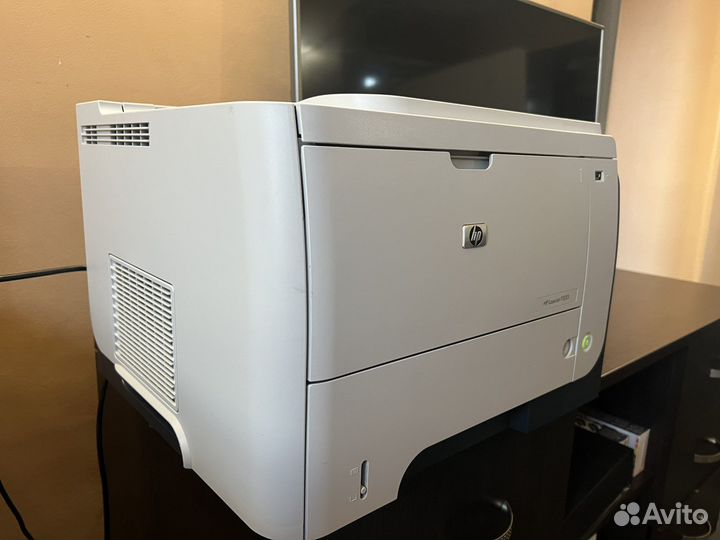 В отличном состоянии лазерный принтер
