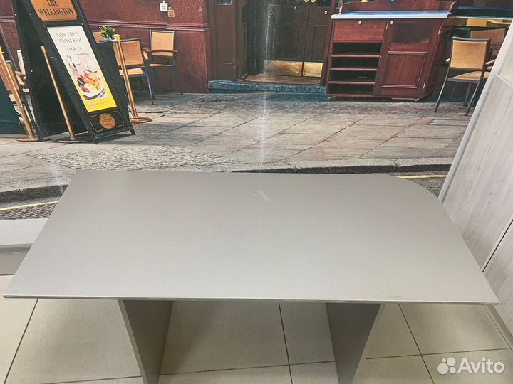 Офисные столы, магнитно-маркерные доски, пюпитр