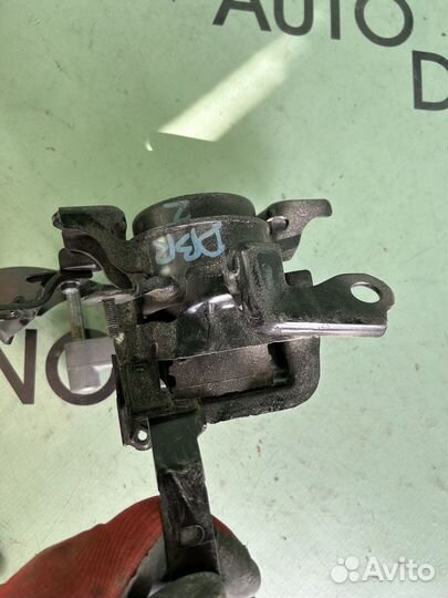 Подушка двигателя гибрид toyota rav 4 xa50