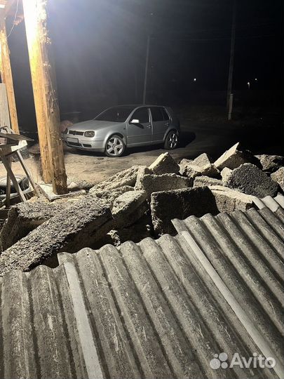 Volkswagen Golf 2.0 МТ, 2002, 319 000 км