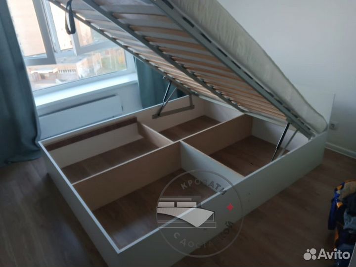 Кровать двуспальная с подъемным механизмом