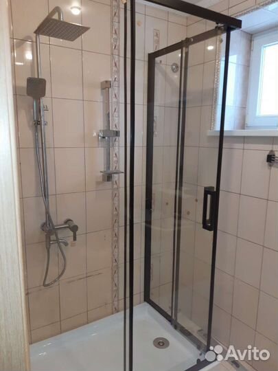 Установка душевых кабин