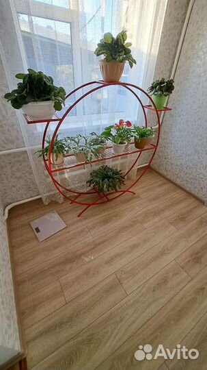 Подставка для цветов напольная металлическая