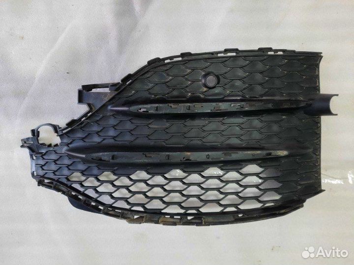 Решетка в бампер передняя правая Mercedes-Benz Gle