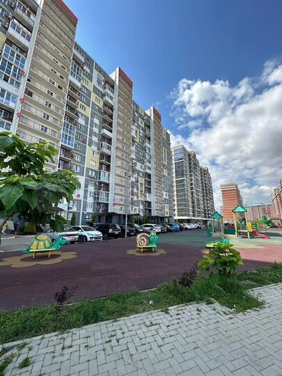 2-к. квартира, 72,2 м², 1/17 эт.