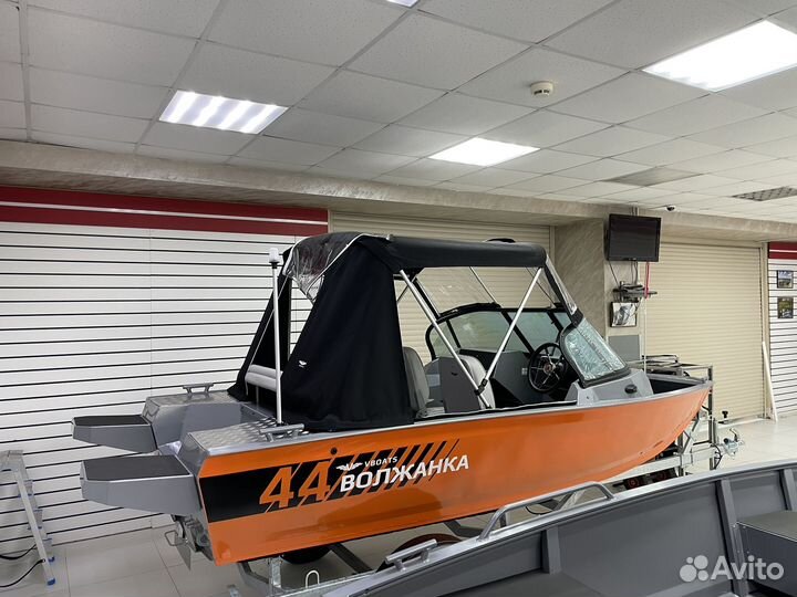 Лодка Волжанка 44 Fish c Mercury F 40 все новое