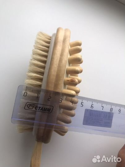 Массажная щетка