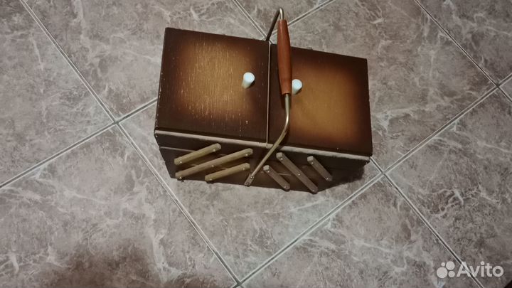 Ящик для мелочей, круглое ударопрочное стекло