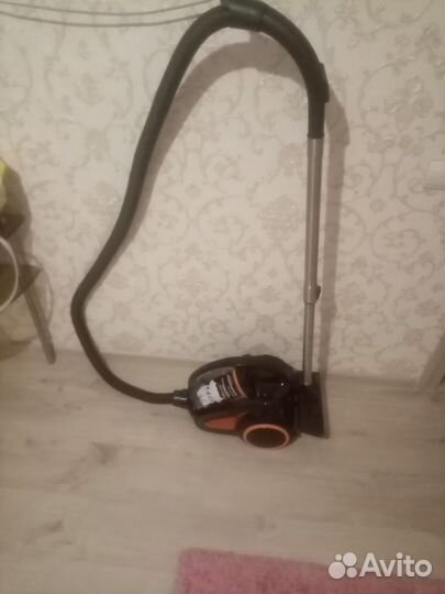 Пылесос Scarlett Indigo 1800w