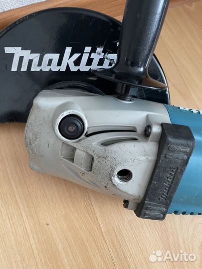 Ушм Makita GA9020 (болгарка)
