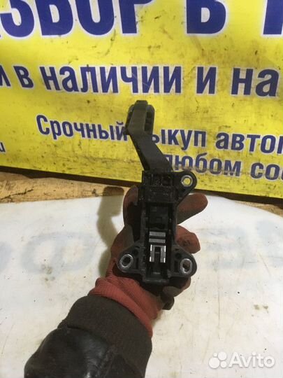 Педаль газа Toyota Yaris