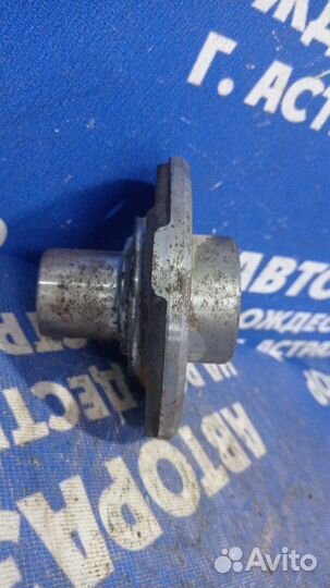 Передняя ступица Opel Zafira A минивен Z18XE 2000