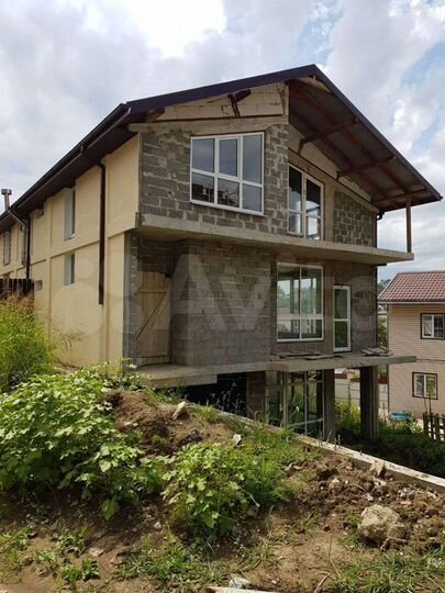 Коттедж 210 м² на участке 3 сот.