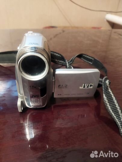 Видеокамера jvc