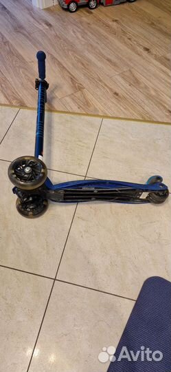 Maxi Micro Deluxe Аватар LED светящиеся колеса