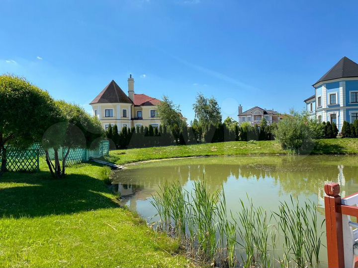 Коттедж 285 м² на участке 18 сот.