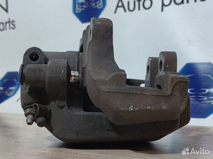 Суппорт тормозной передний правый Bmw X5 E70