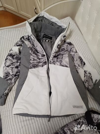 Горнолыжный костюм