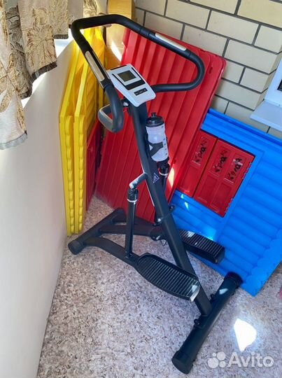 Тренажер степпер с поручнями DFC