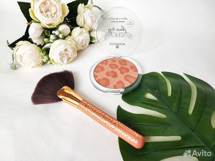 Бронзер кисть essence bronzed this way