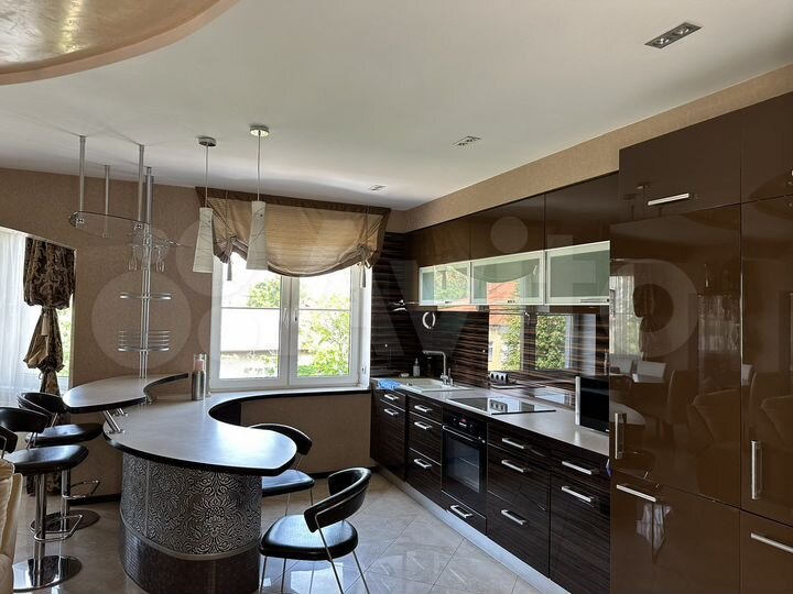 5-к. квартира, 145,2 м², 4/5 эт.