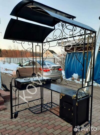 Мангал с крышей