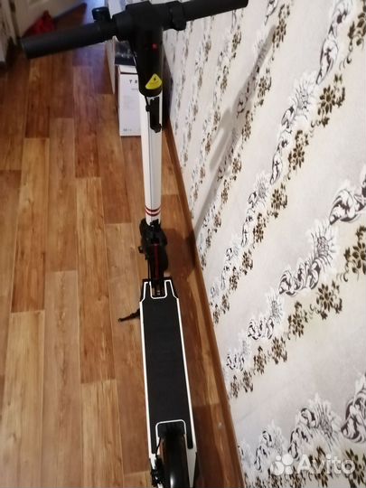 Электро самокат Tribe