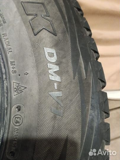 Bridgestone Blizzak DM-V1 265/65 R17