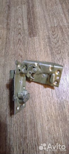 Замок двери Урал