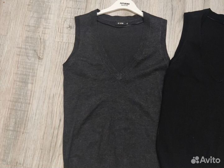 Жилетки тёмно-серого и чёрного цвета 44 размер
