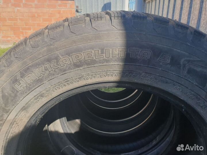 Nokian Tyres Hakkapeliitta 5 215/65 R16 102T
