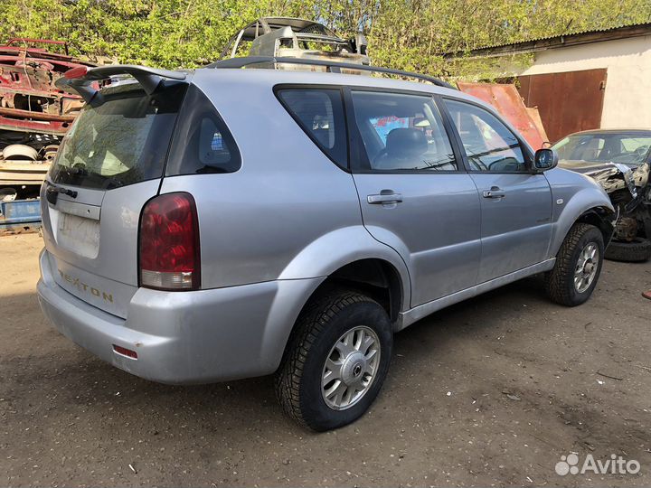 В разборе SsangYong Rexton 2.3 4WD AT 150л.с