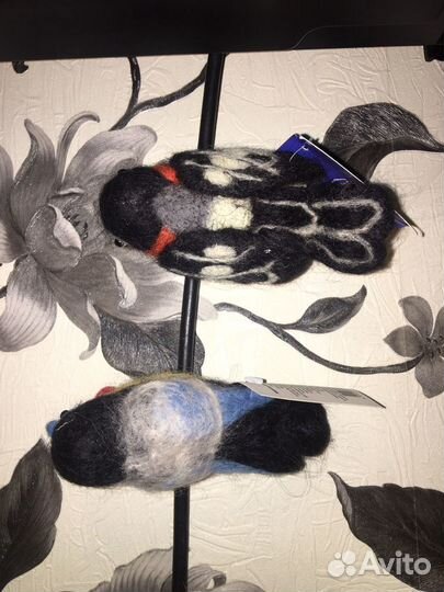 Птичка из шерсти на прищепке