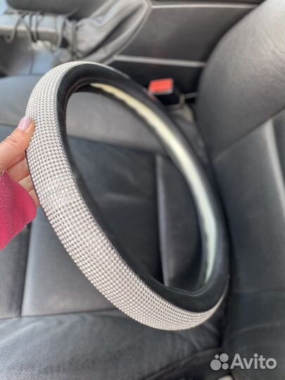 Оплетка на руль со стразами