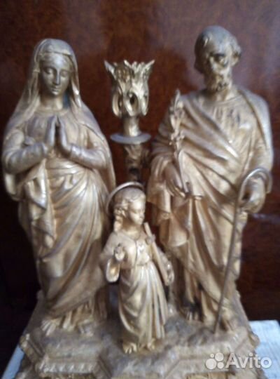 Старинная статуэтка -Святое семейство