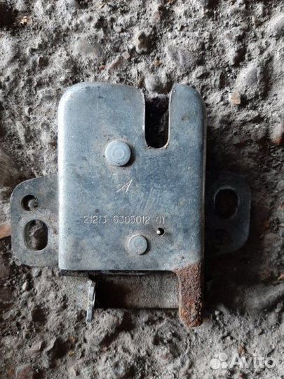 Замок багажника задний Лада Нива 2131 1 2013