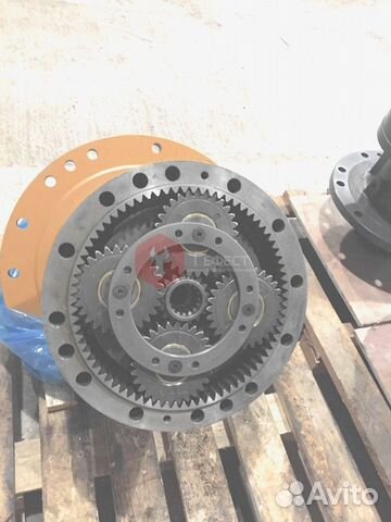 Редуктор поворота Hyundai 31Q8-10140