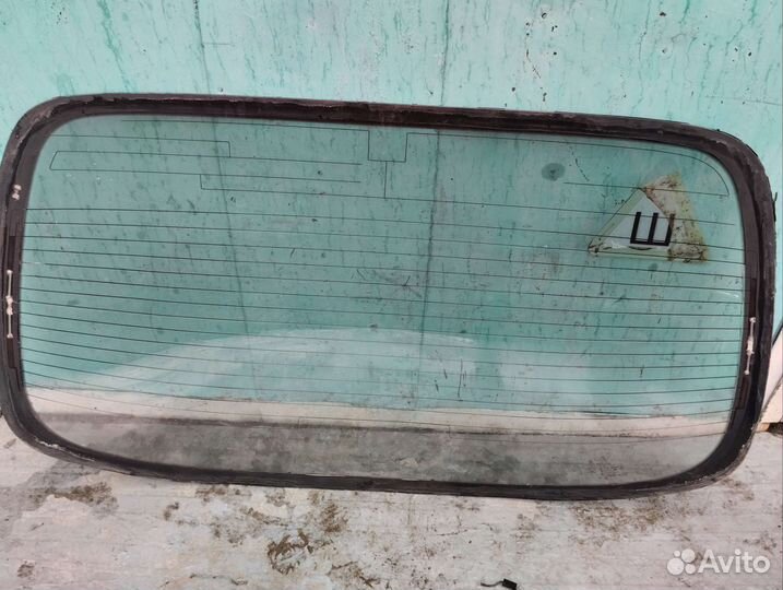 Стекло заднее Ниссан Максима Цефиро А32