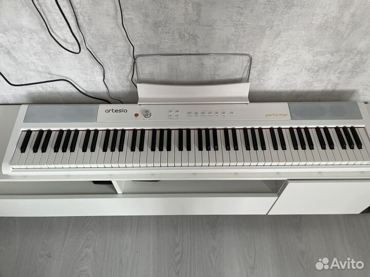 Цифровое фортепиано artesia performer