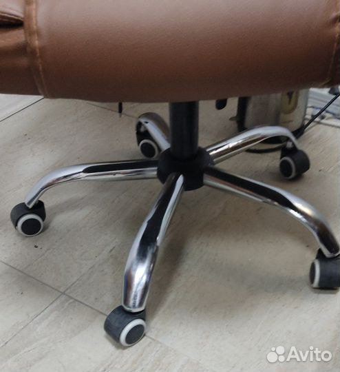 Кресло офисное с массажем