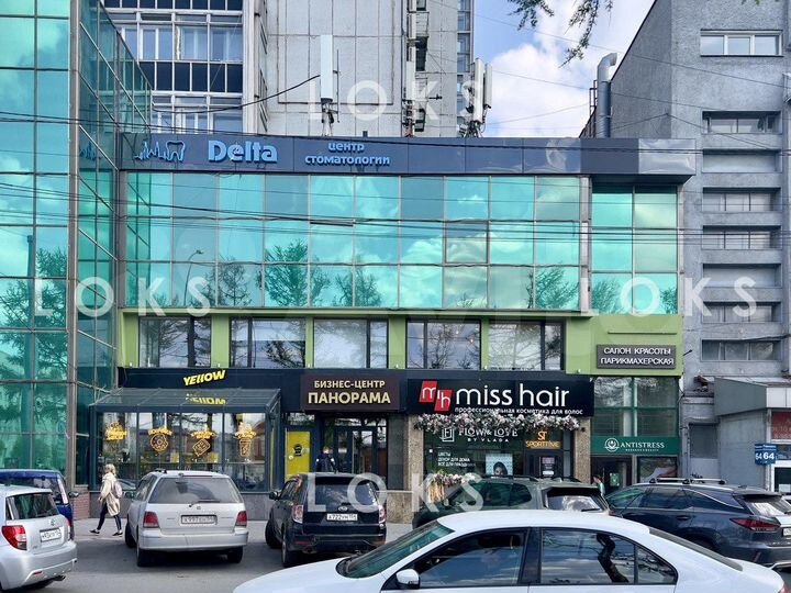 Торговое помещение пл. Ленина 105 м² с витражами