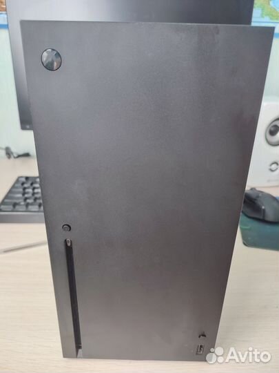 Xbox series x с контроллером