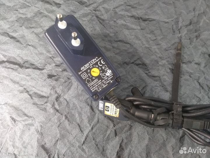 Зарядное устройство для фотоаппаратов robiton