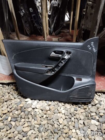 Обшивка двери передней левой Volkswagen Polo Sed