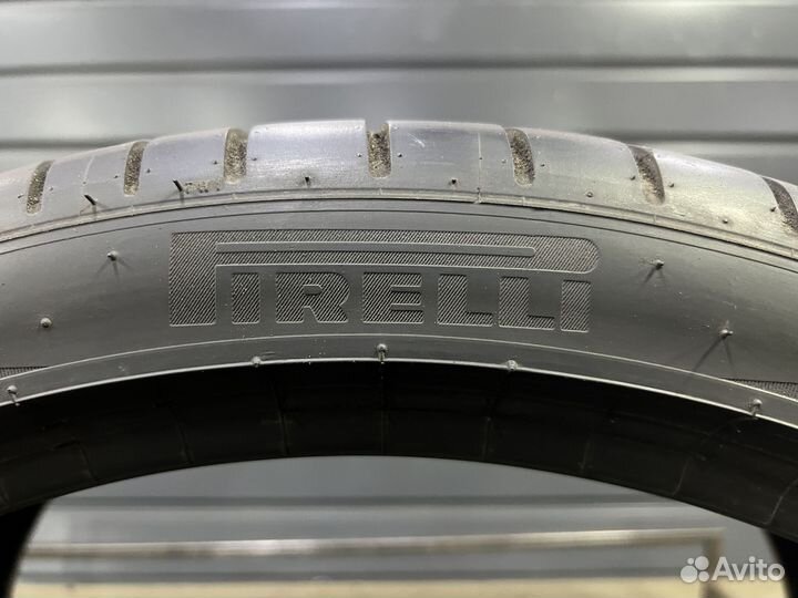 Pirelli P Zero PZ4 315/30 R22 107Y