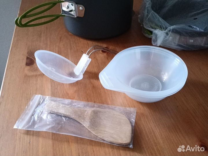 Новый походный котелок с половником и тарелочками