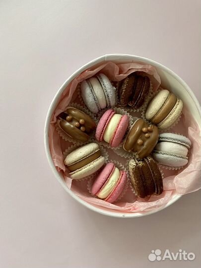 Пирожные макаронс в наличии, сладкий подарок