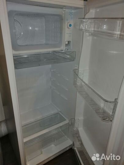 Холодильник бу dexp