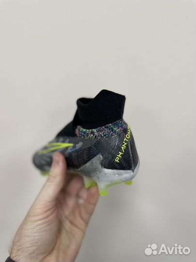 Футбольные бутсы nike phantom gx