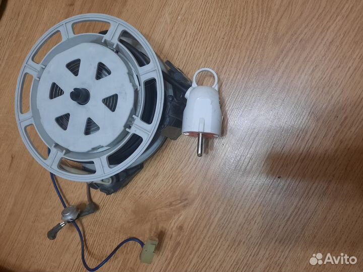 Пылесос Bosch GL-40 1500W (запчасти) бу